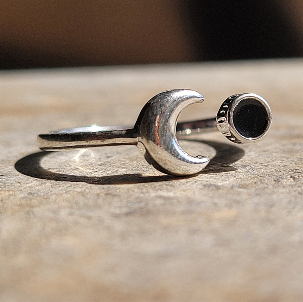 Sterling Silver Onyx Stone Cresent Moon Cuff Ring